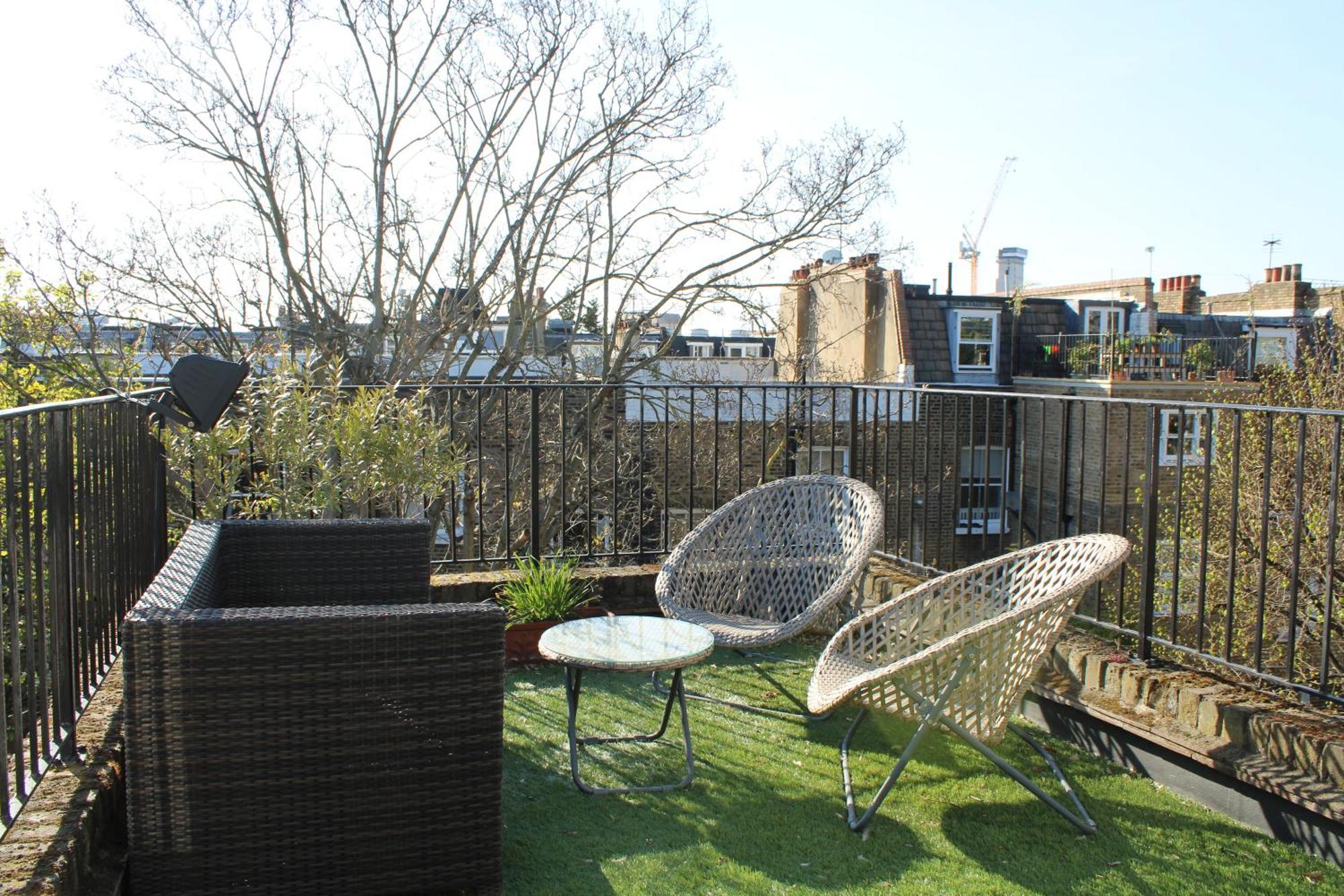 Cosy And Light Flat With A Roof Terrace In Chelsea London